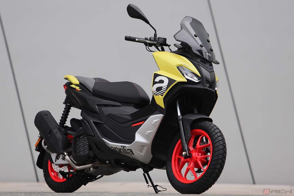 アプリリア新型「SR GT 200」カラー:ストリートゴールド