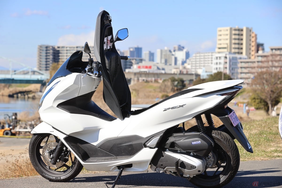 ふたり分の荷物も十分収納可能なスペースを確保