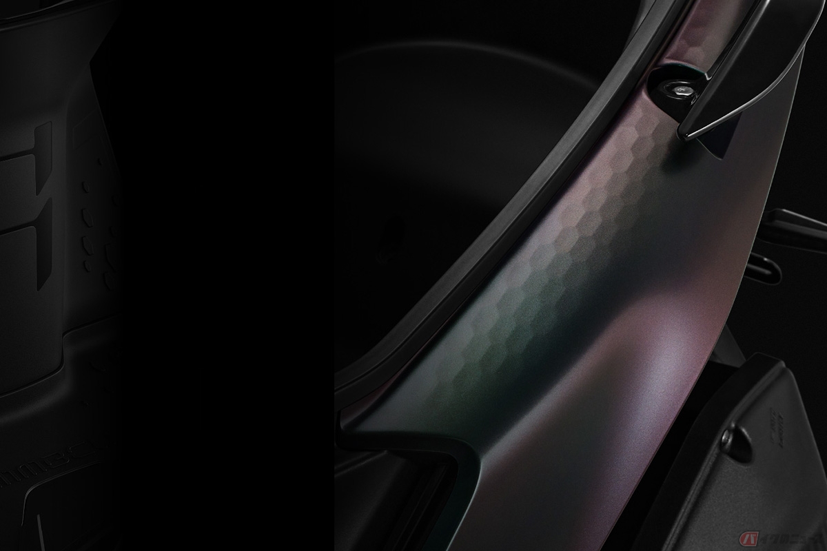 SYM「MMBCU」。うろこのような形状の外装パーツやSYMとしては初となる多層スプレー法が採用されています