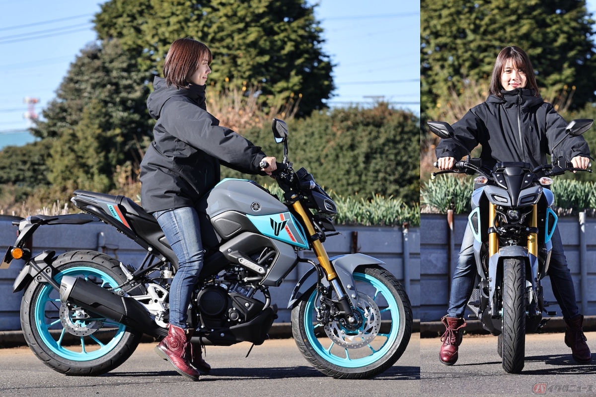 シート高は810mmで身長160cmの私が跨ると両足のつま先が接地する程度です