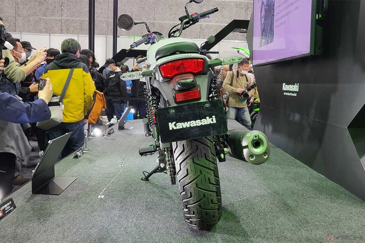 大阪モーターサイクルショーでワールドプレミアを果たしたカワサキ「エリミネーター」