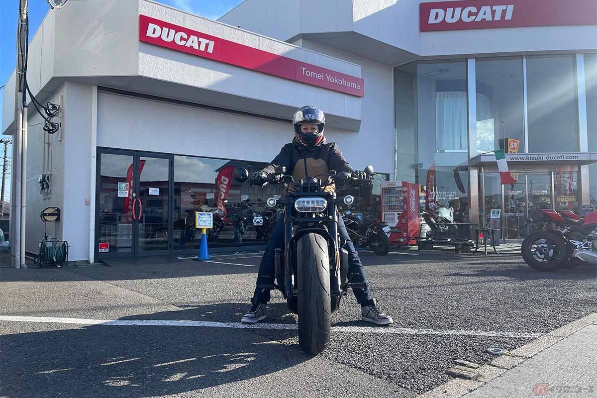 ハーレーダビッドソン「スポーツスターS」の足つき(身長170㎝)