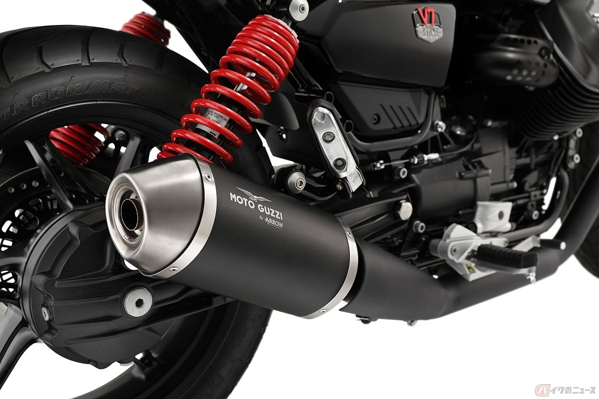 Moto Guzziロゴが配されたArrow製の新しいエキゾーストシステム