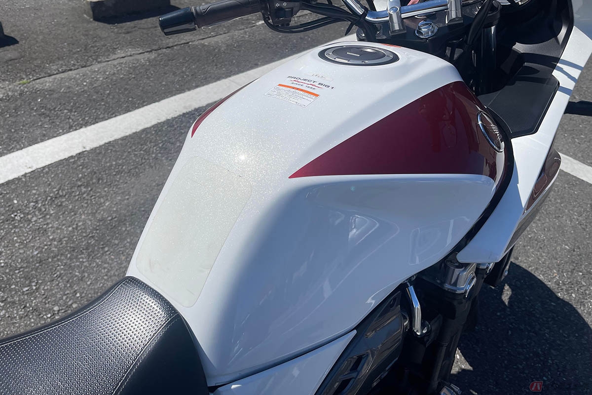 クリステル・チアリさんはホンダ「CB1300SB」のタンク形状がお気に入り