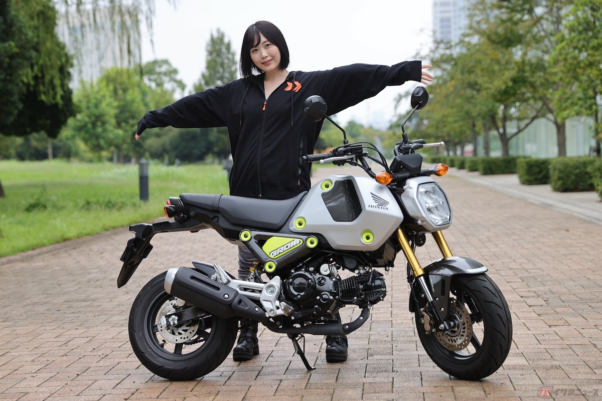 2段式の大型LEDヘッドライトを採用したホンダの「グロム」