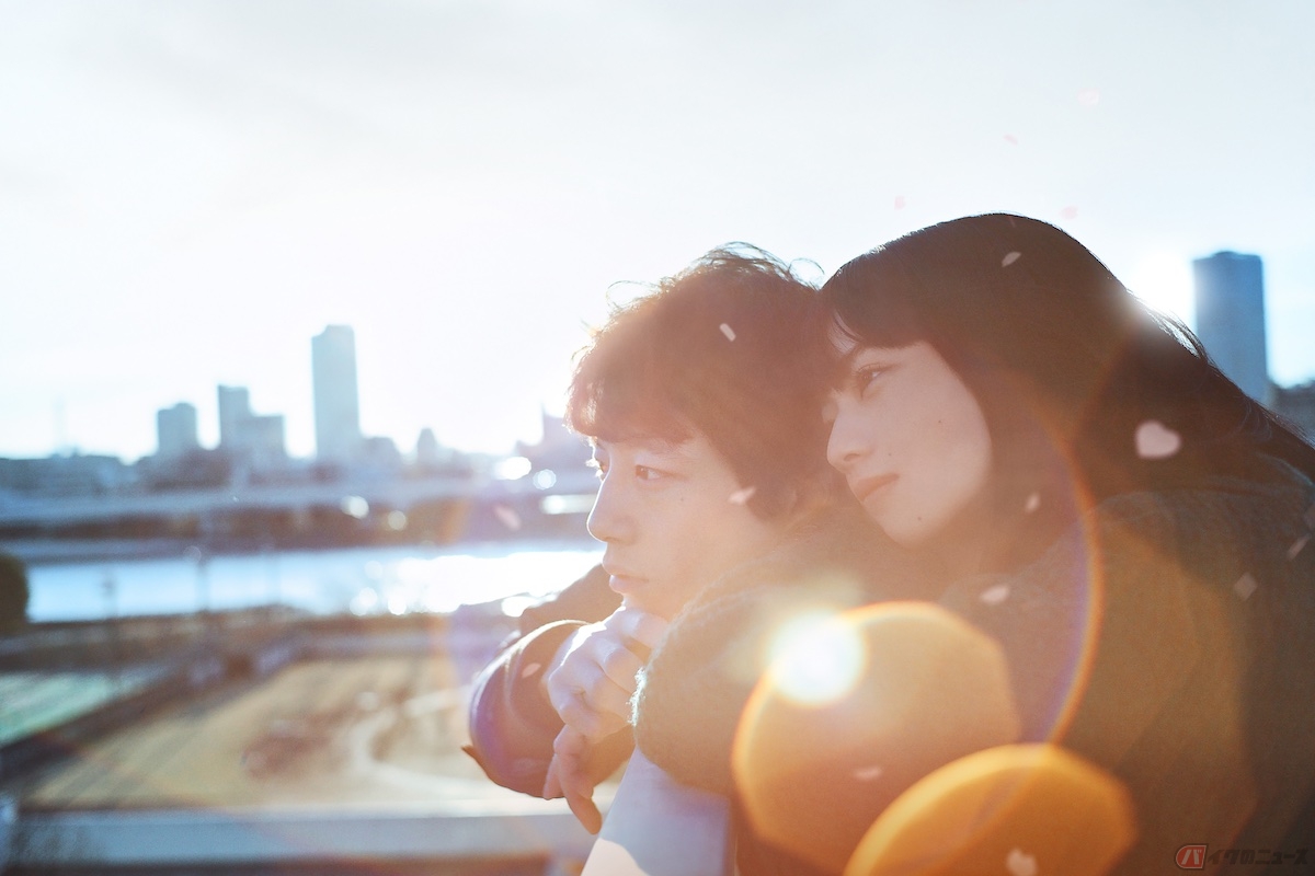 号泣必死の恋物語『余命10年』(c)2022映画「余命10年」製作委員会