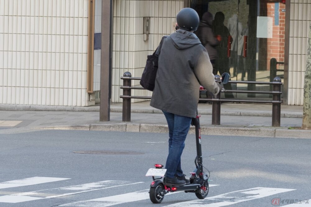 セグウェイは日本の公道走行不可！ 電動キックボードは何故問題ない