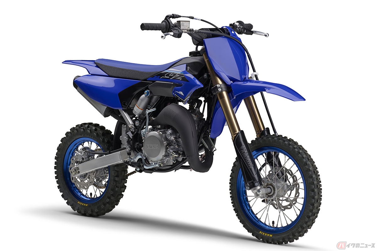キッズ用モトクロッサーとして、2019年から発売が始まった「YZ65」の2ストローク単気筒エンジンには、兄貴分と同じく、排気デバイスのYPVSが備わっている