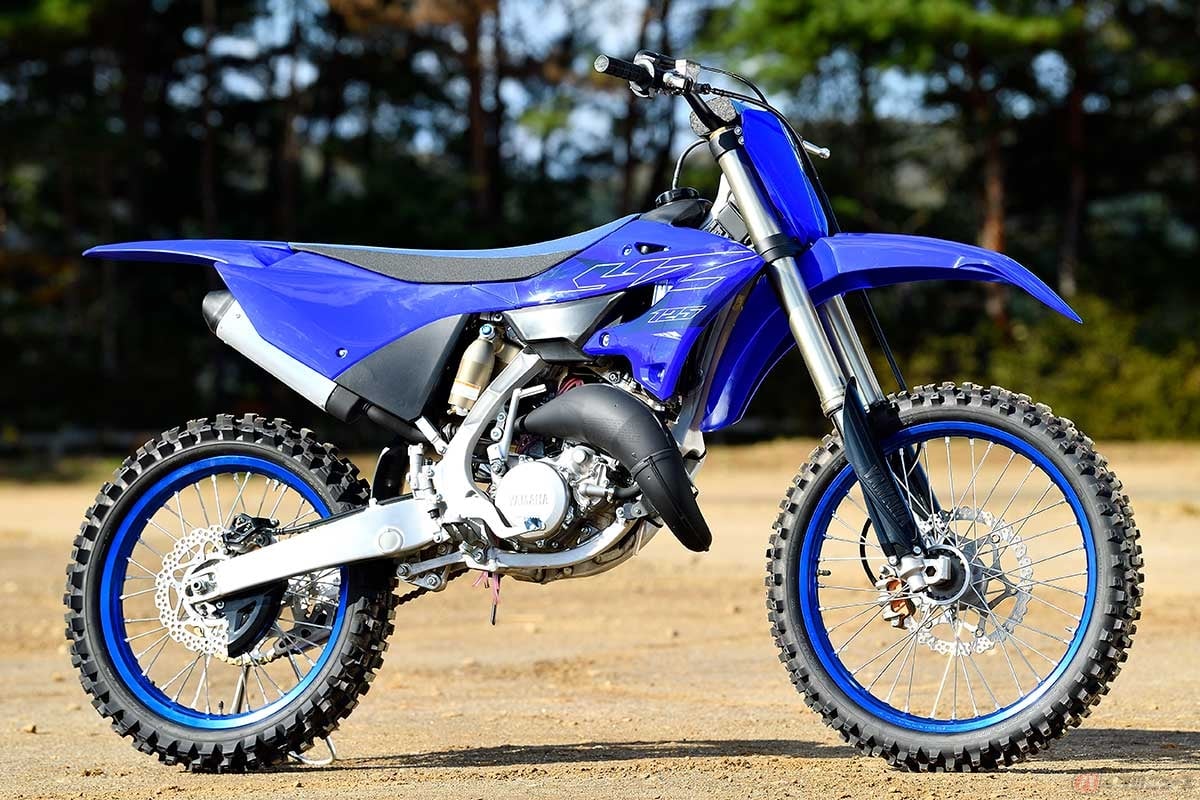 2022年型YZ125の価格(消費税10%込み)は、従来型+11万円となる73万7000円。エンジンが全面新設計という事実を考えれば、高いと言う人はいないだろう。