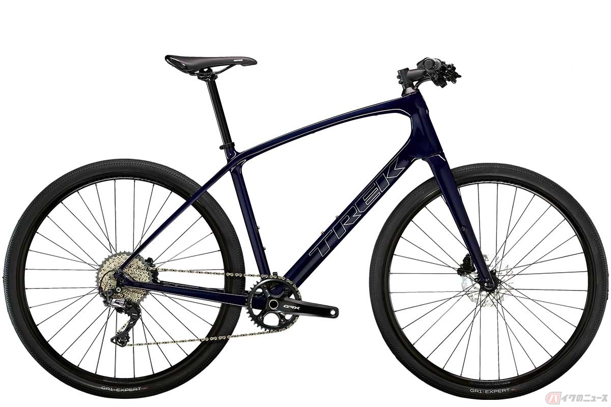 TREK「FX Sport 5」(2022年型)カラー:ネイビーカーボンスモーク