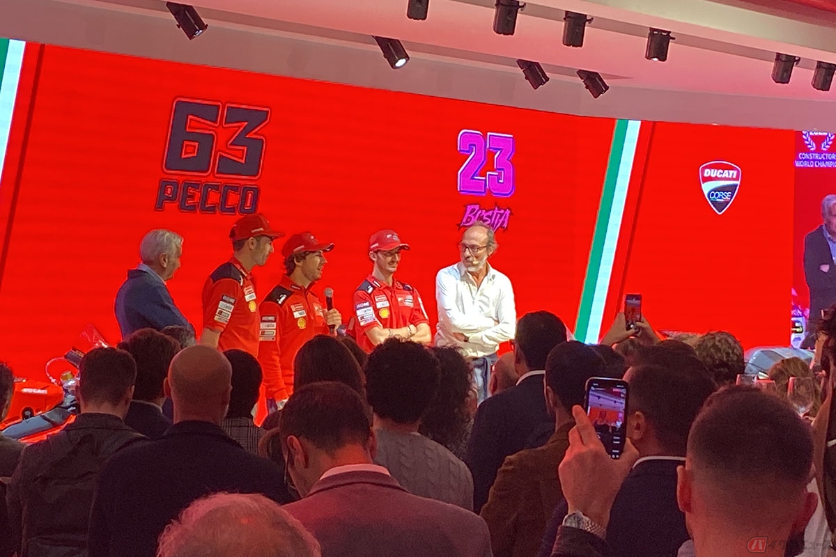  ドゥカティ・ブースに登場したMotoGP2022年シリーズチャンピオンのフランチェスコ・バニャイヤ選手、エネア・バスティアニーニ選手、テストライダーのミケーレ・ピロ選手