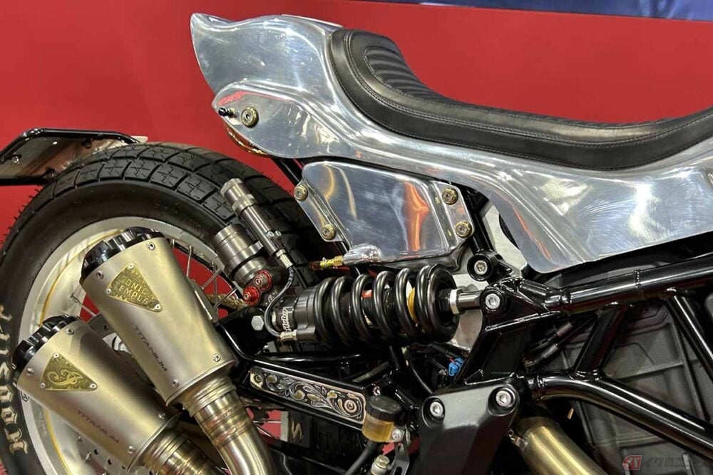 GIブルースと、バイク(インディアン) インディアン チーフテンシリーズ[新型バイクカタログ]：粋な