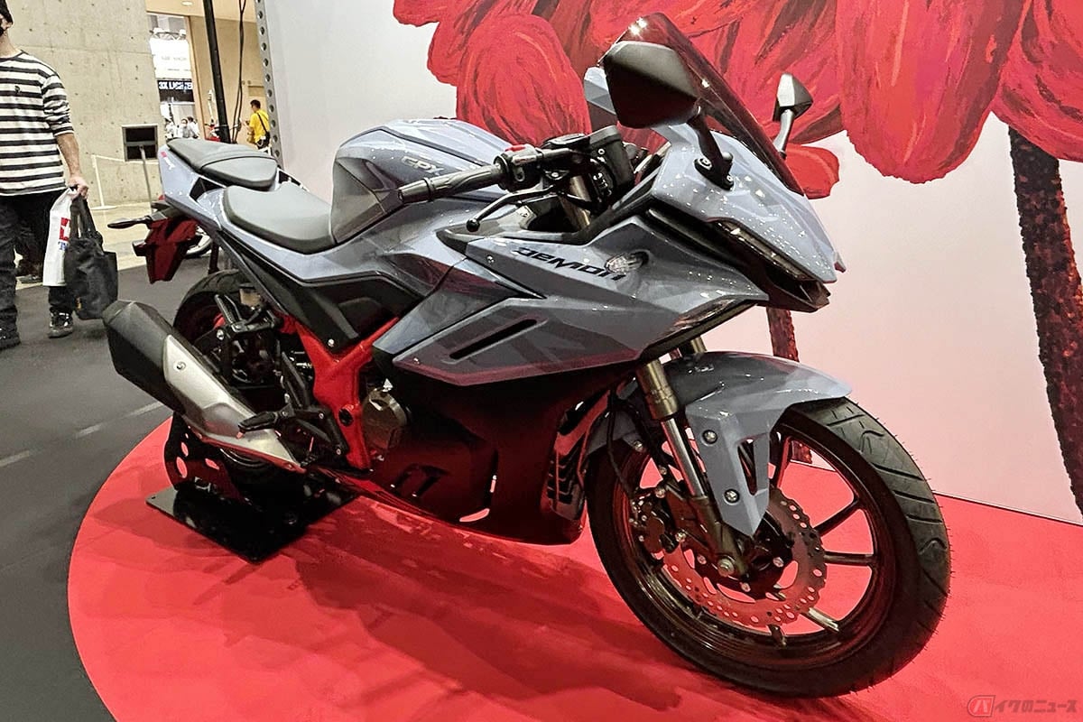 GPXããã¼ã¢ã³GR200Rã ææ°ã¢ãã«ãDacorsa2ããå
¬éãæ±äº¬MCS2023ã | ãã¤ã¯ã®ãã¥ã¼ã¹