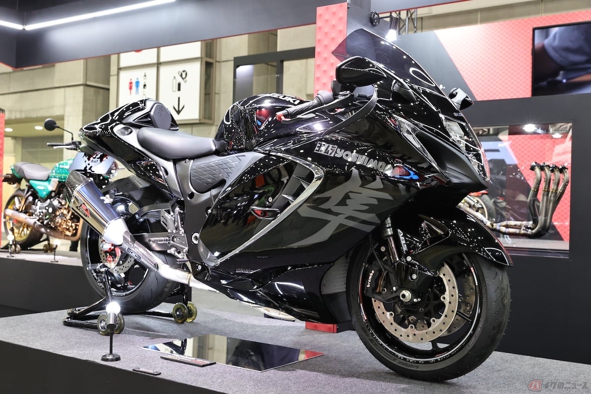 『GSX-Rシリーズ』や『隼』などのマフラーは、機械曲が主流