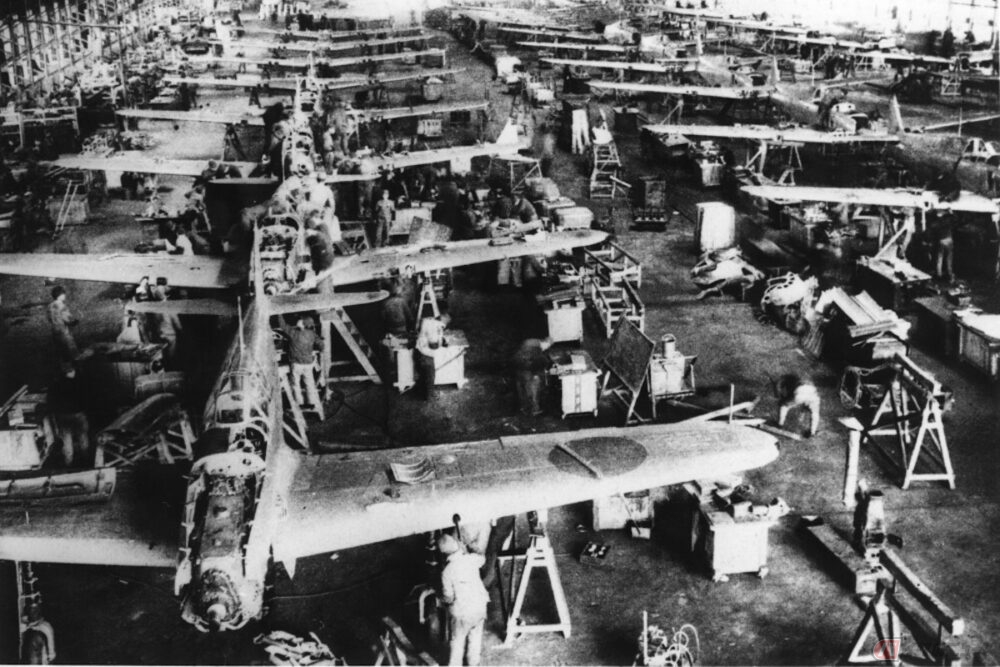 川崎航空機「キ61 三式戦闘機 飛燕」の組み立て工場