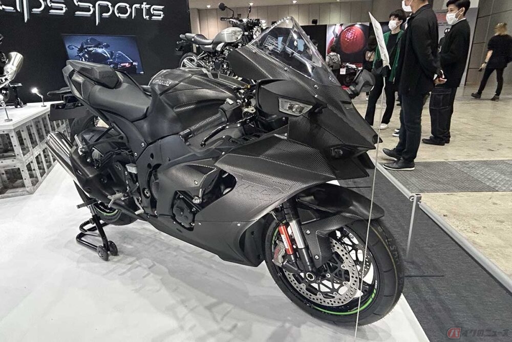 カワサキ「Z900RS」やホンダ「CBR1000RR-R」のフルカーボンボディ