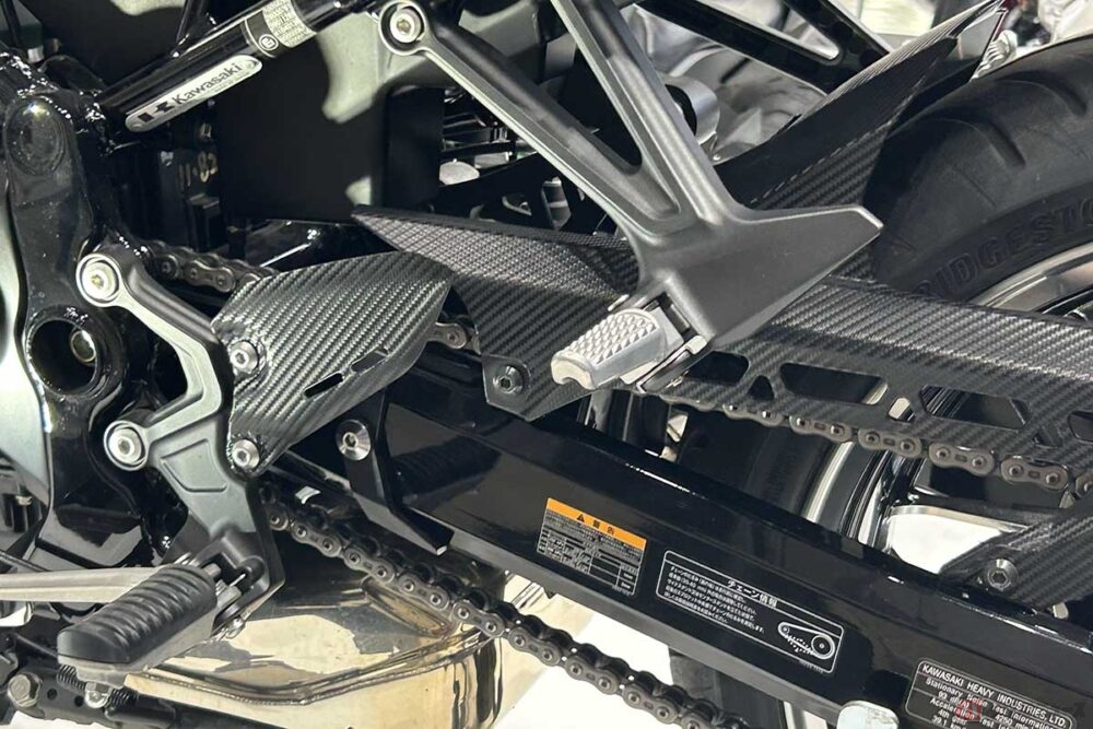 カワサキ「Z900RS」やホンダ「CBR1000RR-R」のフルカーボンボディ