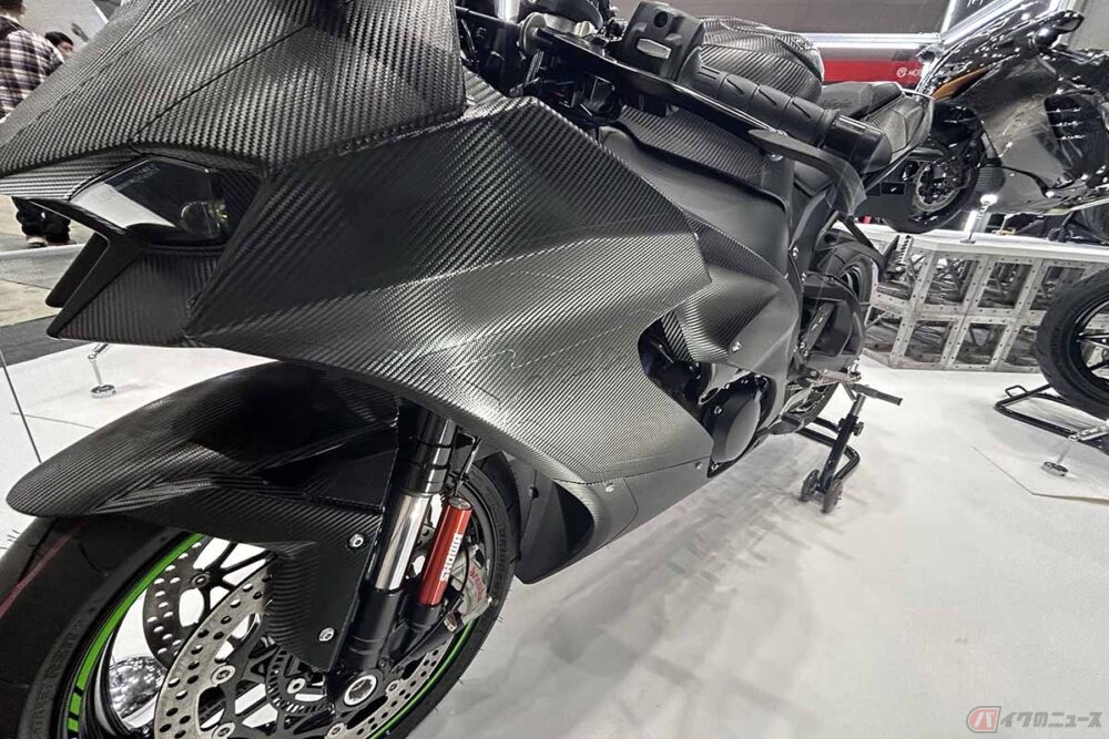 カワサキ「Z900RS」やホンダ「CBR1000RR-R」のフルカーボンボディ