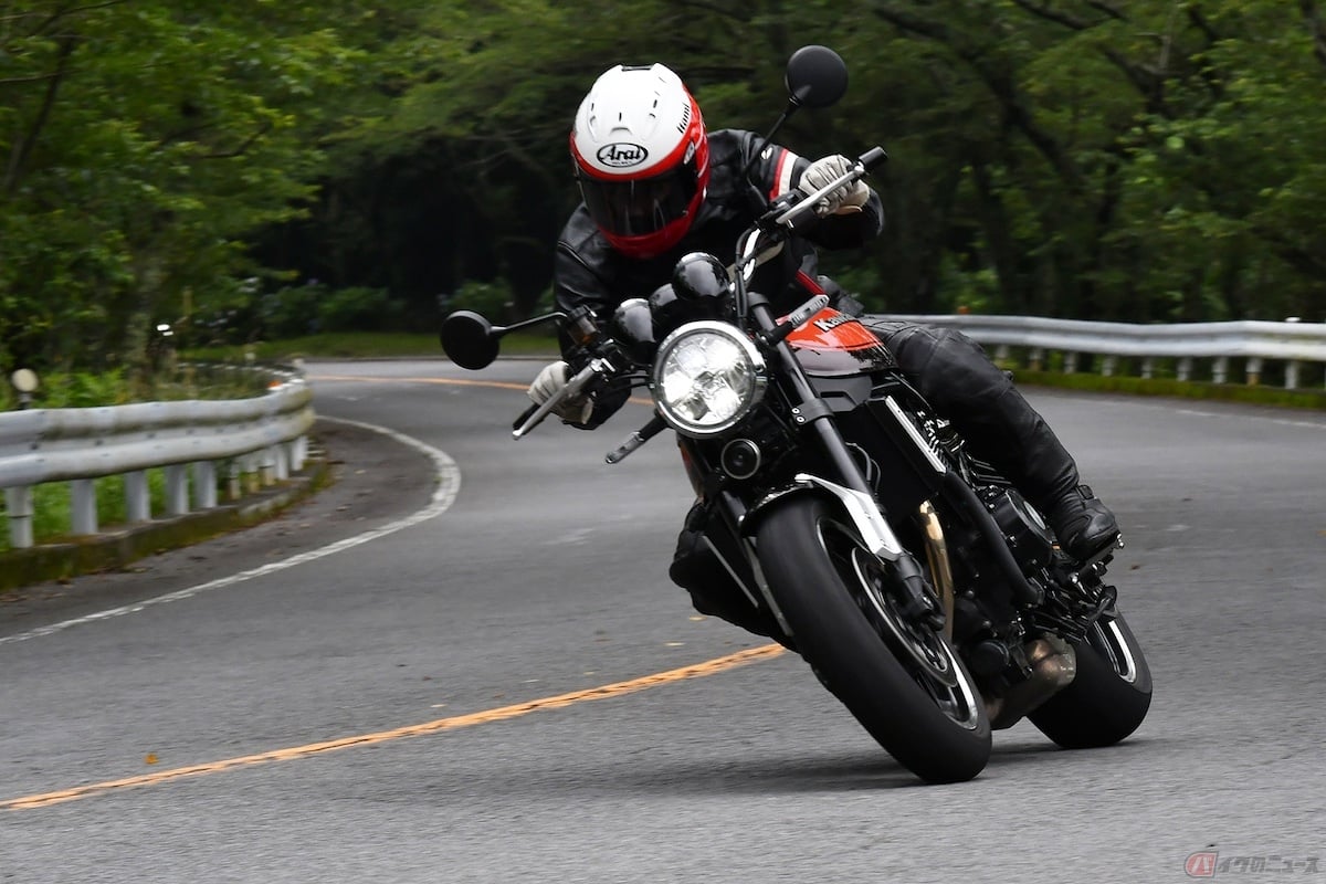 適度なワインディングや絶景の休憩スポットが楽しめるアネスト岩田 ターンパイク箱根