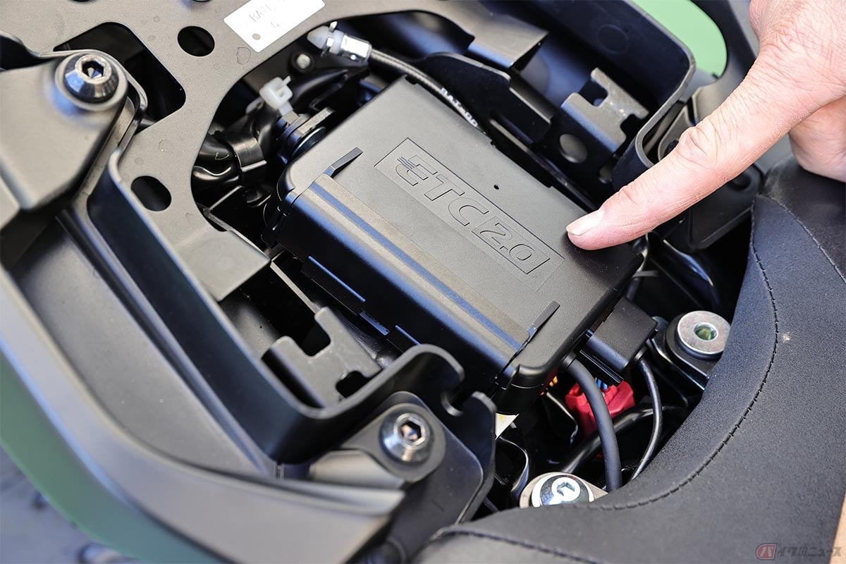 バイク用ETC車載器は一体型と分離型の2タイプがある