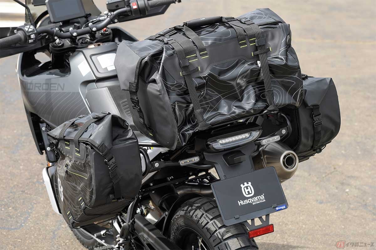 サイドバッグセット:4万8651円、ラゲッジバッグ:1万8916円、サイドバッグキャリア:2万9726円、バゲッジキャリア:1万6088円