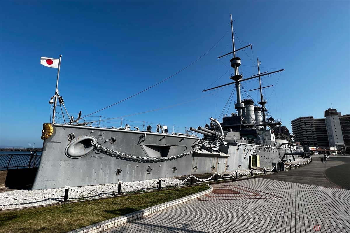 三笠公園に保存されている「戦艦三笠」。1902年にイギリスで就航し、日露戦争では旗艦として活躍。1961年に復元され、保存されている