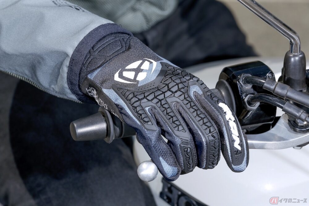 フランスのバイクウエアブランド「IXON」より、ジャパンフィットの2022