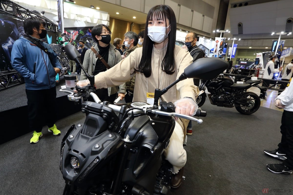 タンクがかなり盛り上がってて特徴的な「MT-09」