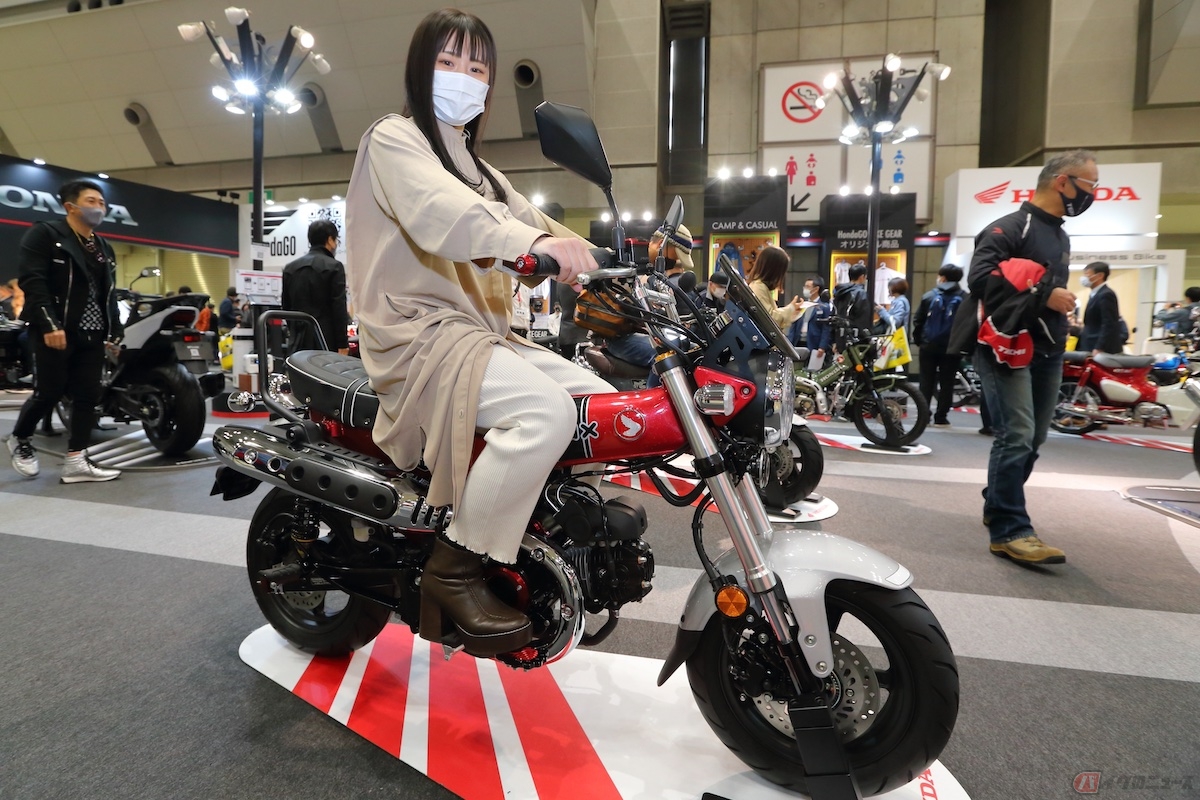 見た目も可愛い話題の「Dax125」には、早く乗ってみたい