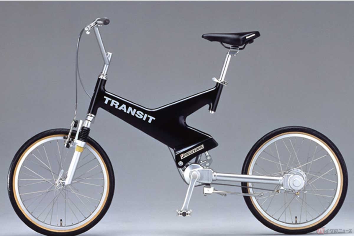 1998年に自転車メーカー初の『GOOD DESIG大賞』を受賞したブリヂストンサイクル「TRANSIT T20SCX」は、片持ち式シャフトドライブ、カーボンモノコックフレームを採用し、その大胆な設計と美しいデザインで高い評価を得た