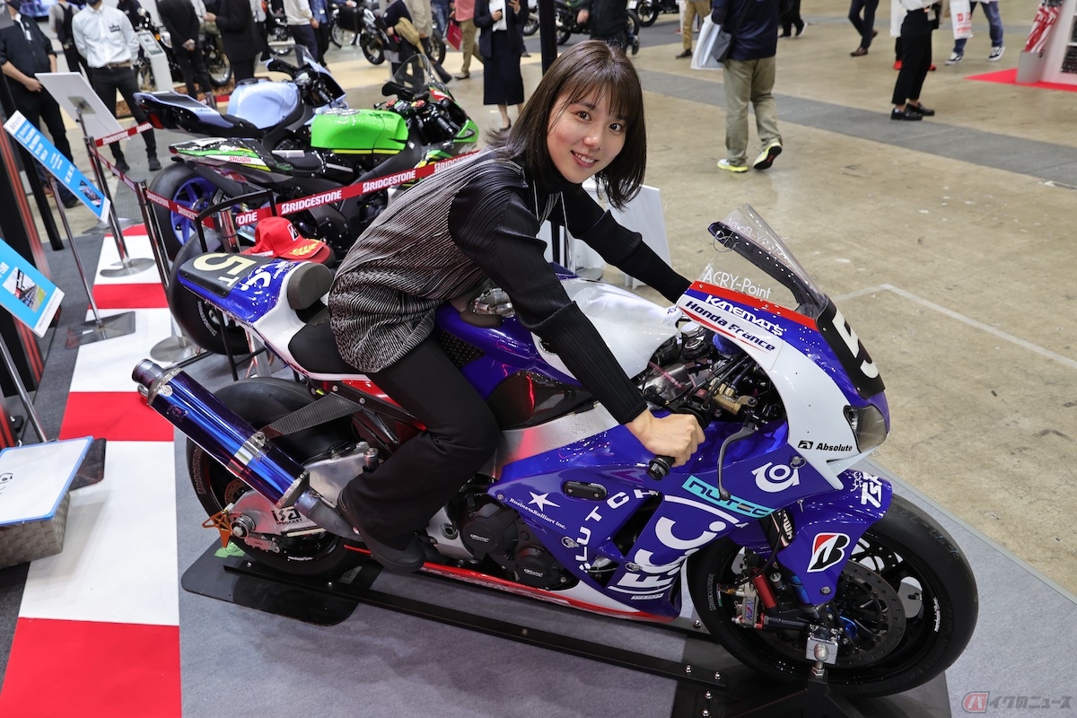 世界耐久選手権(EWC)に参戦したマシンに跨らせていただきました