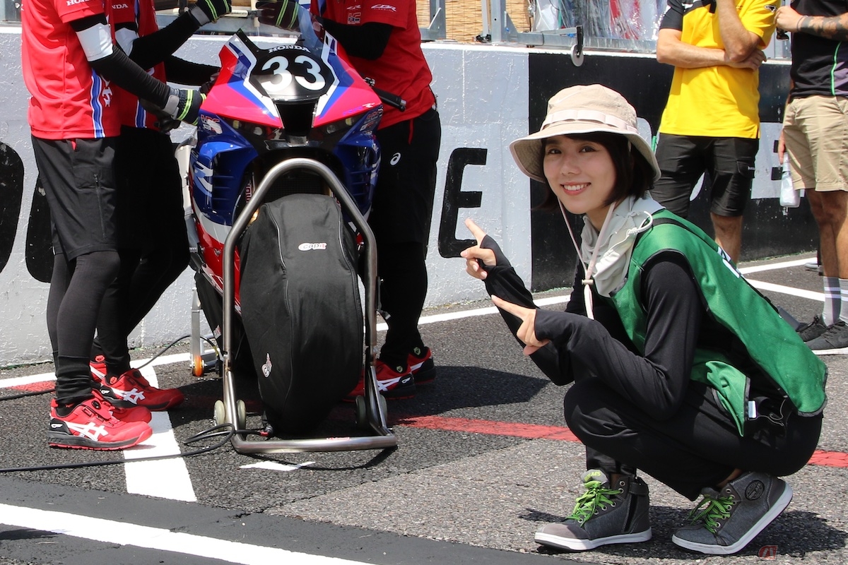 2022鈴鹿8時間耐久レース取材時、スタート前のマシンのタイヤにはタイヤウォーマーが使われていた