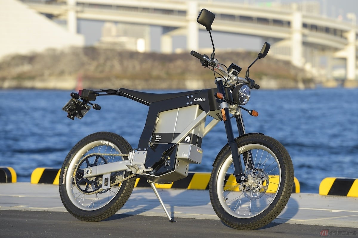 電動バイクもクラッチ操作がなければAT限定免許で運転可能
