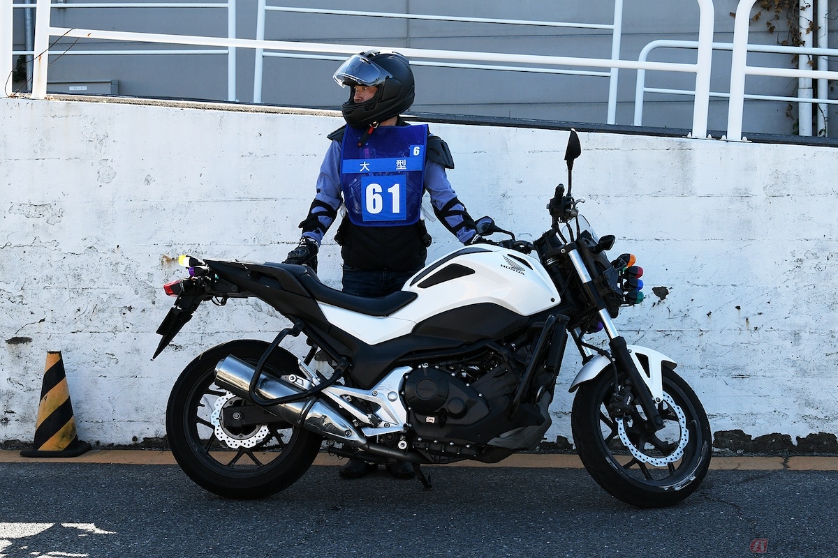 バイクの給油方法は、教習所で教わる機会がない