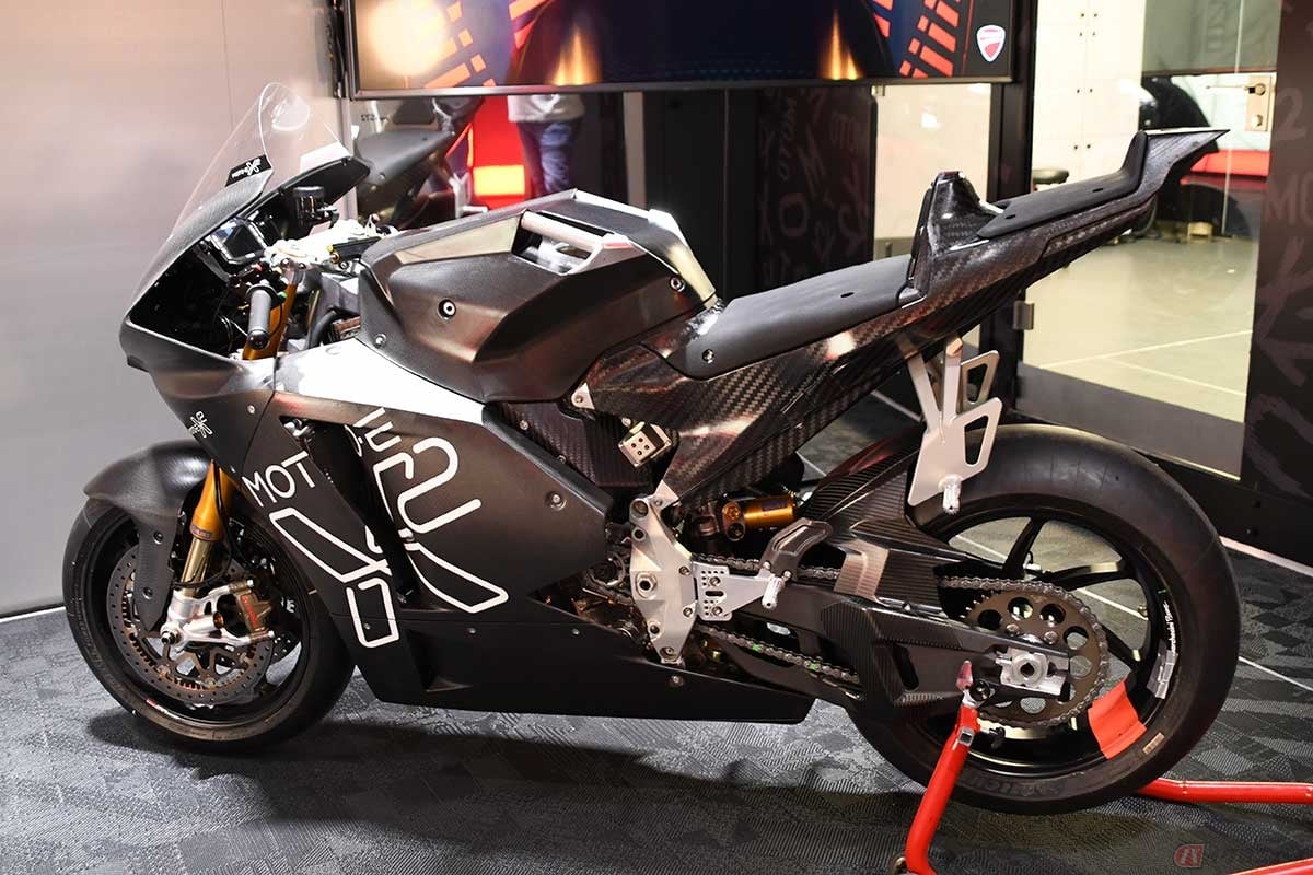 MotoGP開幕戦ポルトガルGPの金曜日に行なわれた「ドゥカティ eモビリティ プロジェクト」の発表会で登場した、ツーシーター版の「V21L」