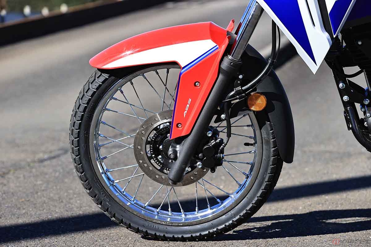 ホンダ「CRF190L」。フロントにはABSを搭載