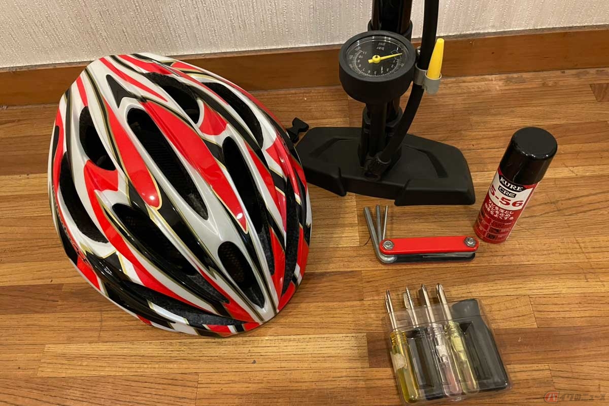 【備えておきたいアイテム5選】ヘルメット、空気入れ、簡単な工具、潤滑油、ウエス
