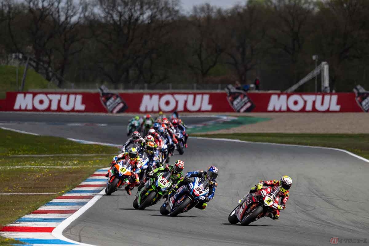 スーパーバイク世界選手権2023年シーズン第3戦オランダ決勝レースの様子
