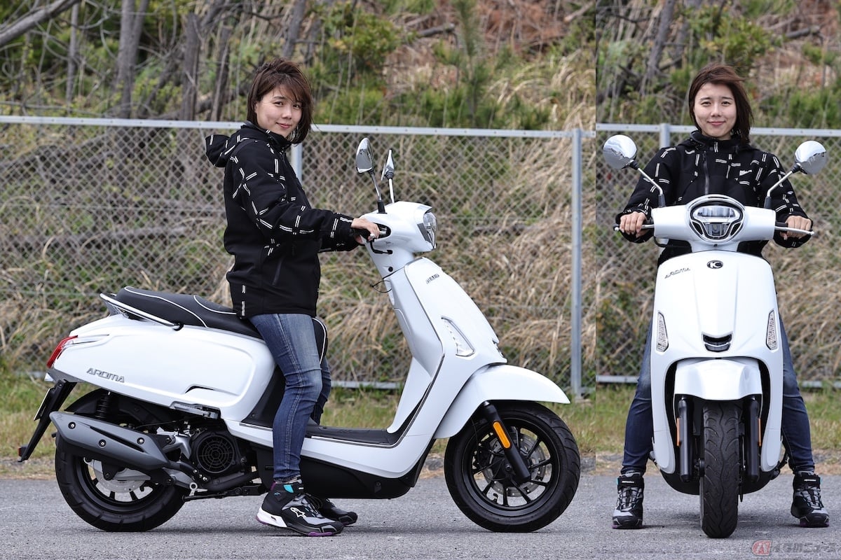 シート高は760mmで身長160cmの私が跨ると両足の踵が少し浮く程度