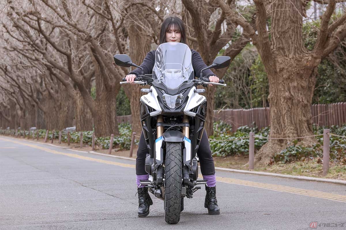 バイクのヘッドライトの光軸がズレていないかは自分で調べる事ができる
