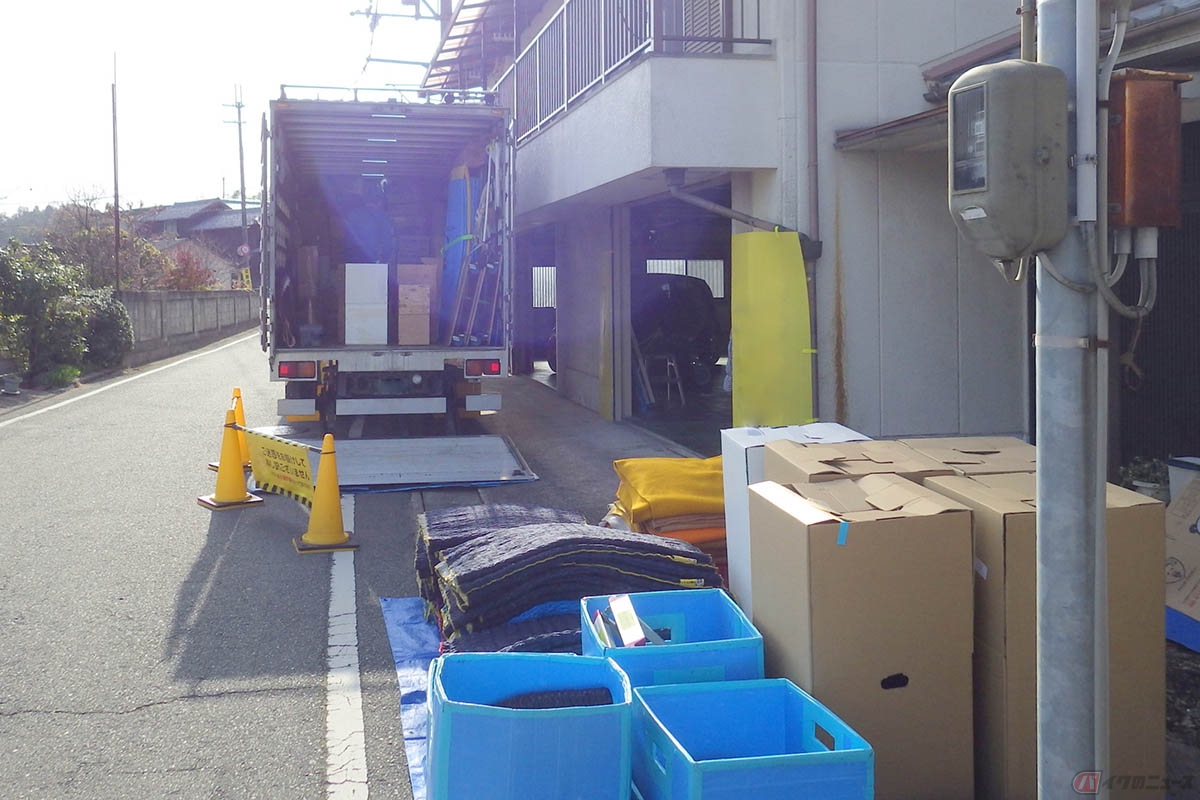 新生活に向けて引っ越しをするイメージ