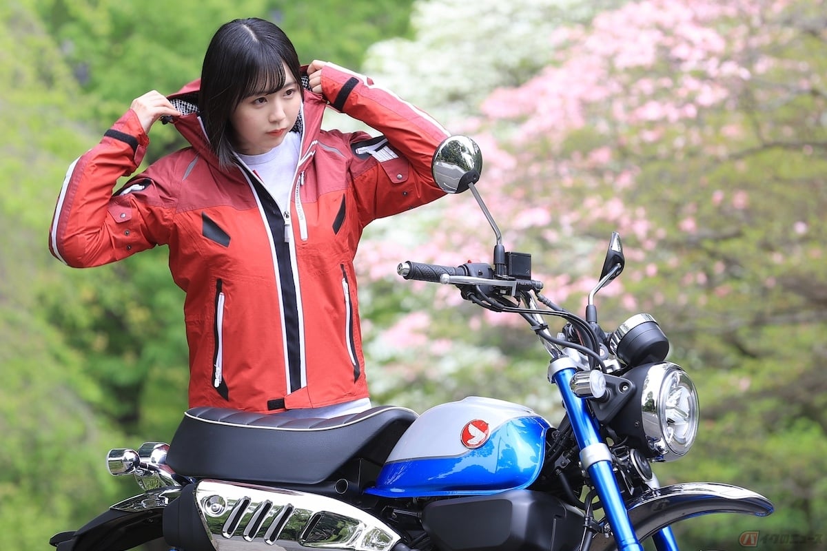 60年以上も愛されるモンキーに早速乗っていこう!