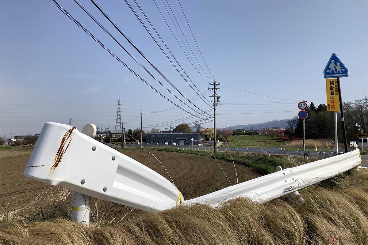 事故でガードレールを壊した場合の平均賠償額は35万円