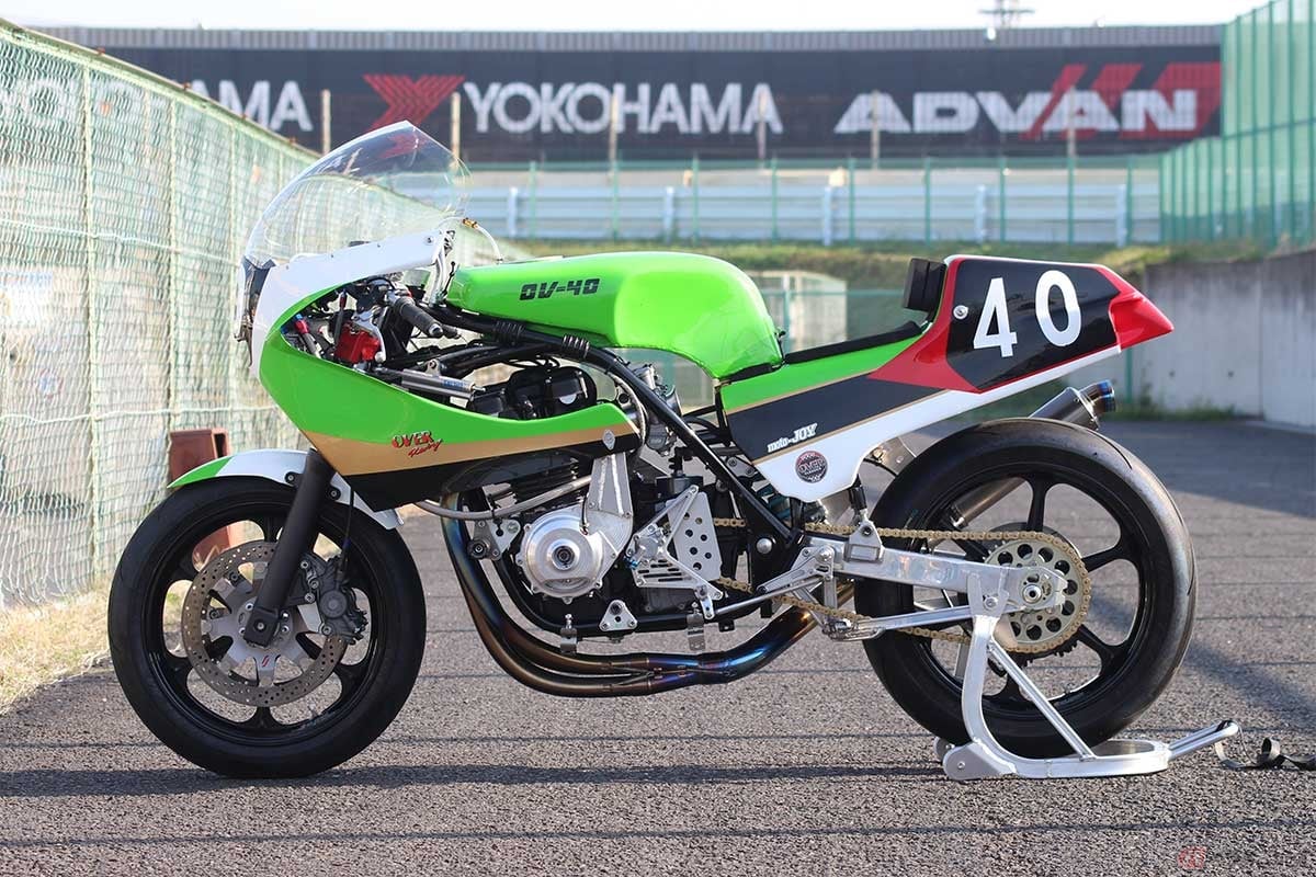 「OV-40」のモチーフは、1980年代前半の世界耐久選手権で活躍したカワサキKR1000。フレームは1981/1982年型、外装は1983年型を意識した構成