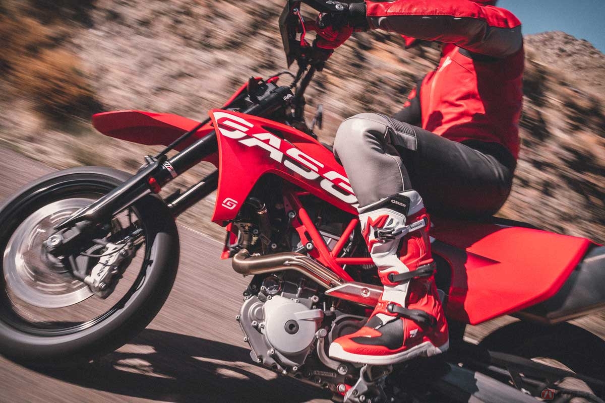 GASGAS新型「SM 700」