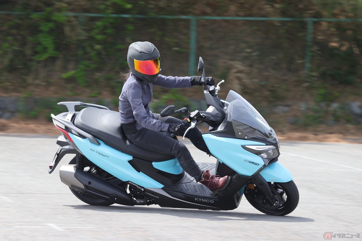 コーナリングは、サスペンションも柔らかく動き初めて味合う感覚です