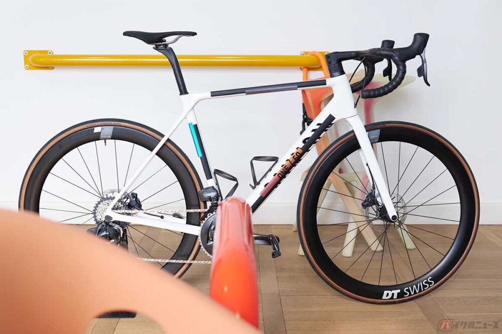 CANYONがユニークなカラーリングの「アルティメット CF SLX
