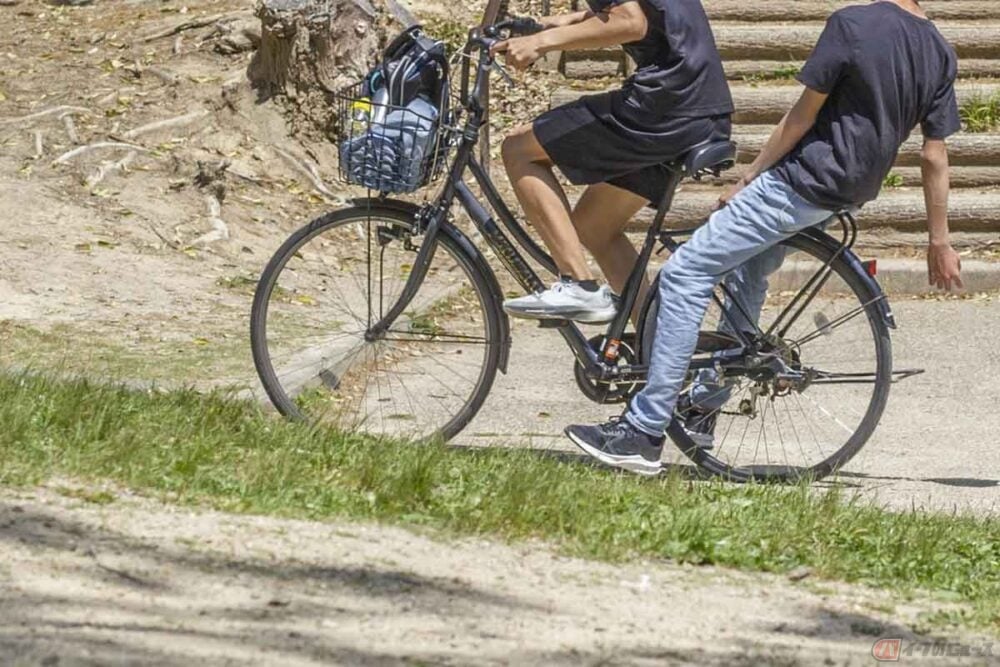 原則違反とされる自転車の2人乗り 必要条件を満たせば子どもと一緒に乗れる バイクのニュース 原則違反とされる自転車の2人乗り 必要条件を満たせば子どもと一緒に乗れる バイクのニュース