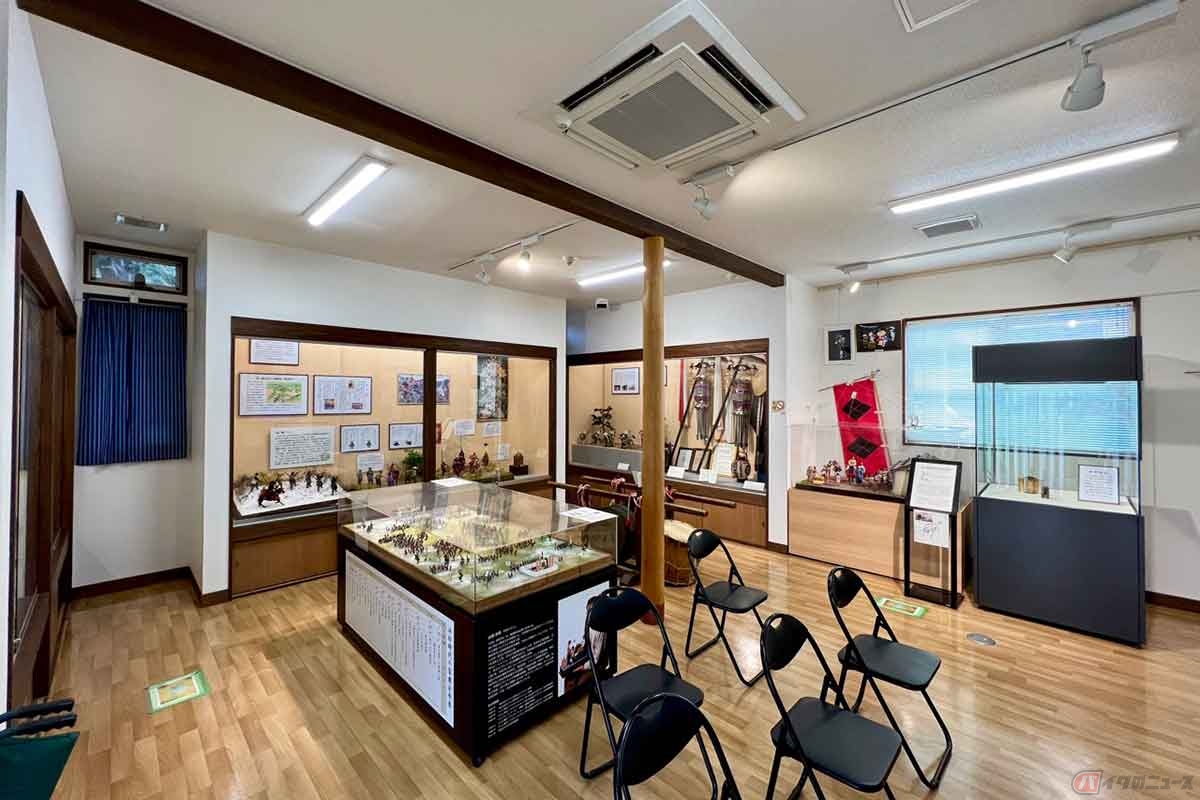 「犀ヶ崖資料館」では、解説動画のほか、歴史家の磯田通史氏監修のジオラマなど「三方ヶ原の戦い」の模様を学ぶことができる