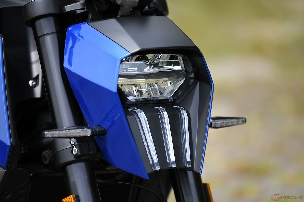現行プジョーのデザインアイデンティティである「ライオンズクロー」を採用した「PM-01」のLEDヘッドライト下